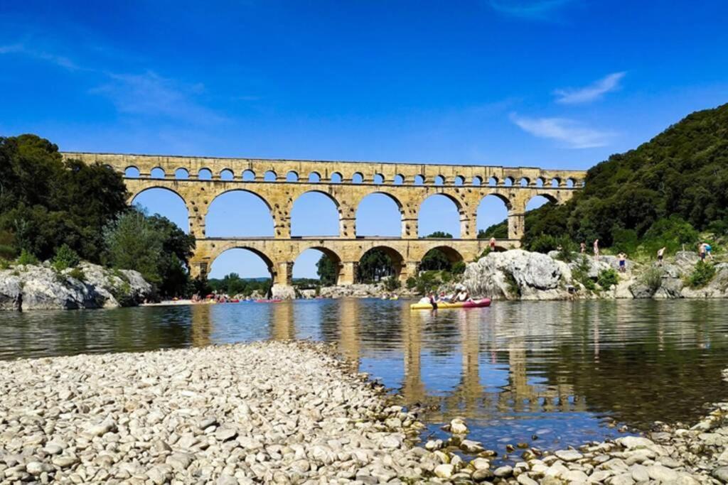 Insolite Studio -La Tour Des Templiers- Montfrin Eksteriør billede
