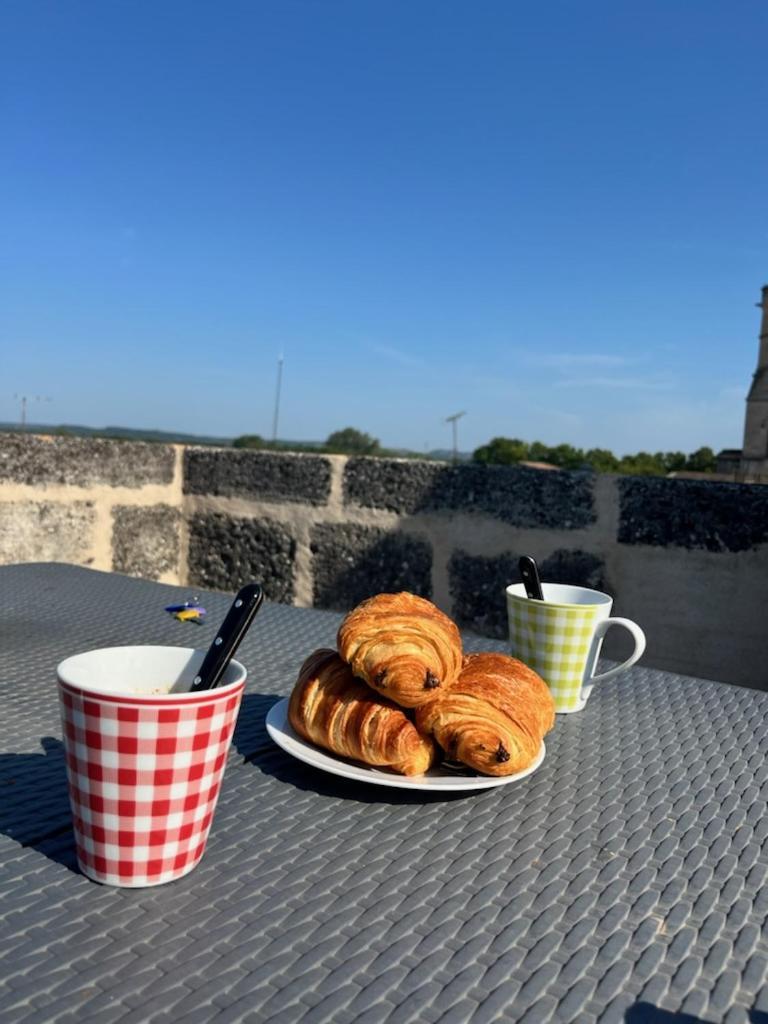 Insolite Studio -La Tour Des Templiers- Montfrin Eksteriør billede